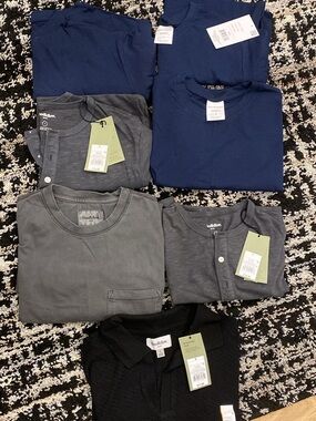 Mens size Small T-shirt bundle
